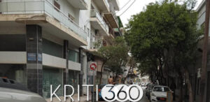 Read more about the article Χανιά: Γυναίκα έμεινε ολόγυμνη και «σκαρφάλωσε» σε σταθμευμένο αυτοκίνητο (photo)