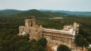 Read more about the article Μελιγαλάς: Το μυστηριώδες μεσαιωνικό οχυρό που λίγοι γνωρίζουν (video)