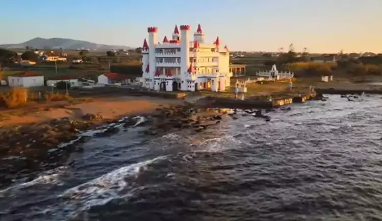 You are currently viewing Εναέρια βόλτα στον Αγρίλη και στο κάστρο των παραμυθιών (Βίντεο)