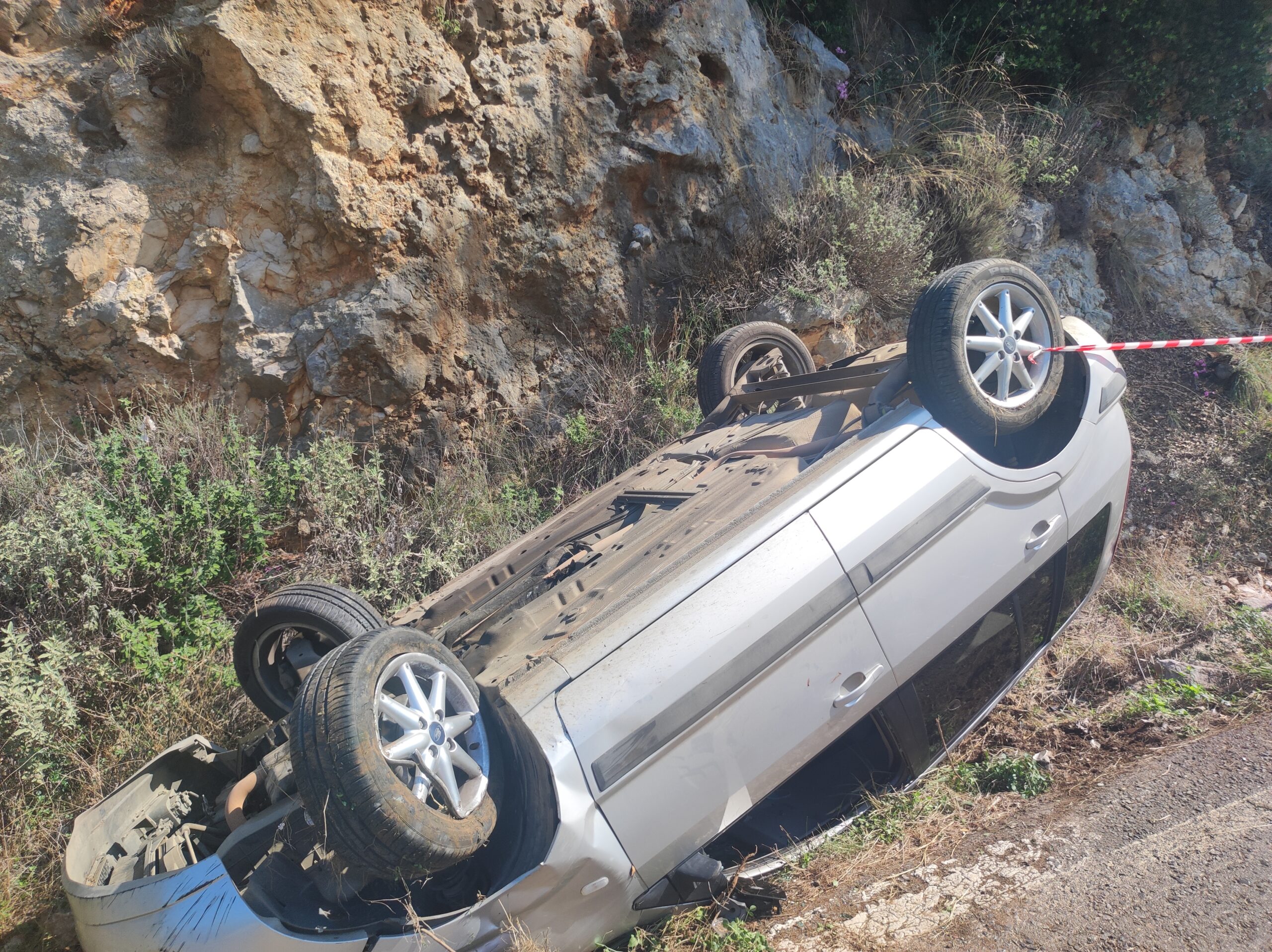 You are currently viewing Γαργαλιάνοι: Αυτοκίνητο βγήκε εκτός πορείας και αναποδογύρισε