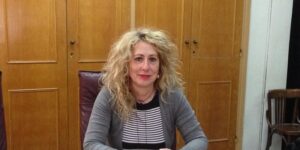 Read more about the article Αντωνία Μπούζα: Τελικά η αποχή από τις εκλογές εξυπηρετεί ή αποδοκιμάζει ;