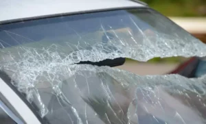 Read more about the article Μεσσηνία: Τραγική κατάληξη για τον οδηγό που καρφώθηκε σε ελιά στη Βαλύρα