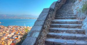 Read more about the article Το ήξερες ότι τα σκαλιά στο Παλαμήδι δεν είναι 999;