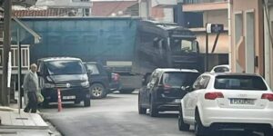 Read more about the article Νταλίκα δίπλωσε, τράκαρε και “φράκαρε” το κέντρο των Γαργαλιάνων για ώρες