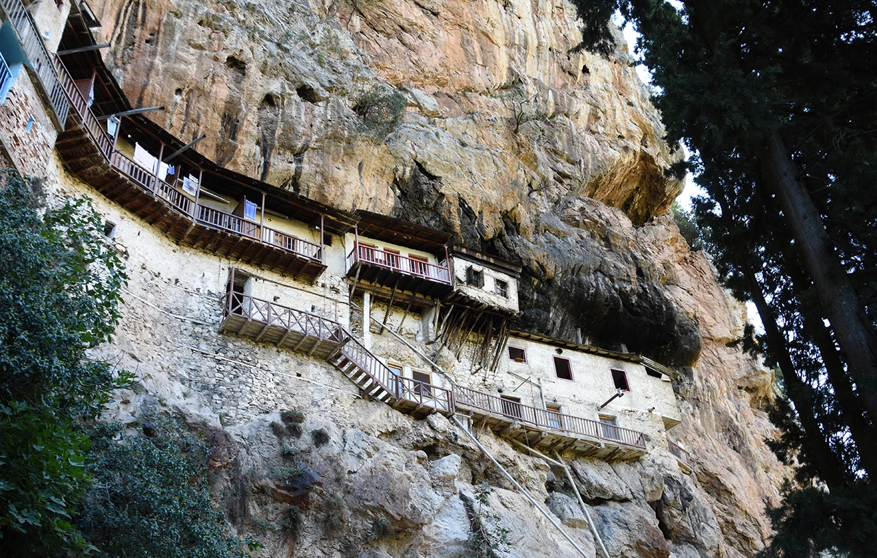 You are currently viewing Πέντε ιστορικές μονές της Πελοποννήσου (φωτογραφίες)