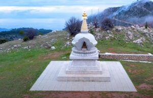 Read more about the article Νομίζεις ότι είσαι στο Θιβέτ, όμως βρίσκεσαι στην ορεινή Κορινθία (video)