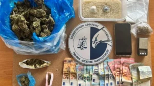 Read more about the article Καλαμάτα: Τον πιάσανε με 14 γραμμ. κοκαΐνης και 161 γραμμ. κάνναβης