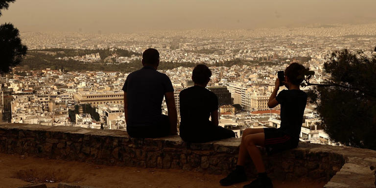 You are currently viewing Καιρός: Έρχονται 35άρια, αφρικανική σκόνη και λασποβροχές από τη Δευτέρα