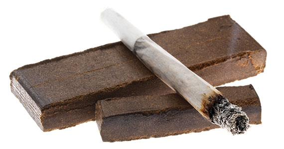 You are currently viewing Καλαμάτα: Τρία άτομα με ναρκωτικά χάπια, χασίς και «σοκολάτα»