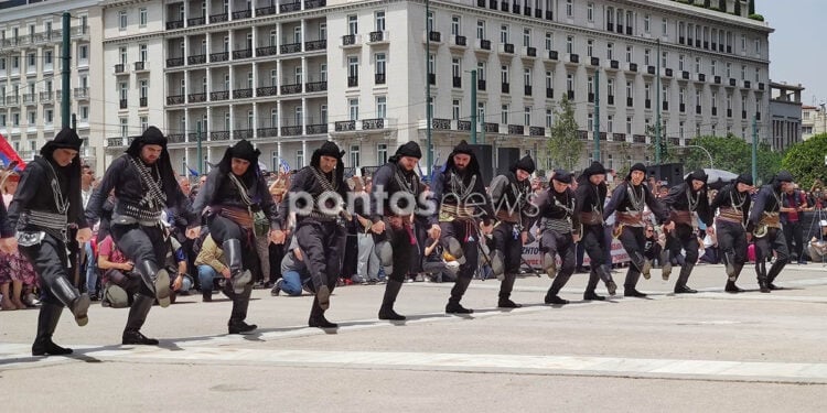 Read more about the article Ο σέρρα χορός στο Σύνταγμα, ανήμερα της ημέρας μνήμης,  της γενοκτονίας των Ποντίων