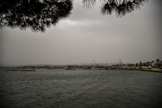 Read more about the article Καιρός: «Σφίγγει ο κλοιός» σήμερα Κυριακή με περισσότερη ζέστη και αφρικανική σκόνη