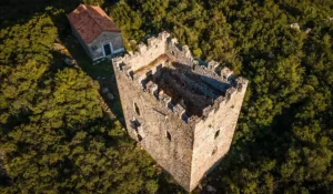 Read more about the article Ο Πύργος της Μάλτας βρίσκεται στη Μάνη (βίντεο)