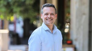 Read more about the article Αν το ΠΑΣΟΚ έχει πρόβλημα στα μεγάλα αστικά κέντρα η λύση λέγεται… Δούκας