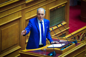 Read more about the article Βελόπουλος: Έντονη αντίδραση για εξαήμερη εργασία