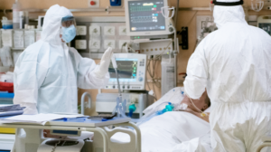 Read more about the article Καλοκαιρινή έξαρση του κορωνοϊού – Εκατοντάδες οι νοσηλευόμενοι στα νοσοκομεία