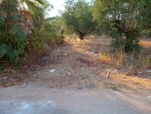 Read more about the article Καταγγελία αναγνώστη για μετακίνηση κάδων στο Βρωμονέρι