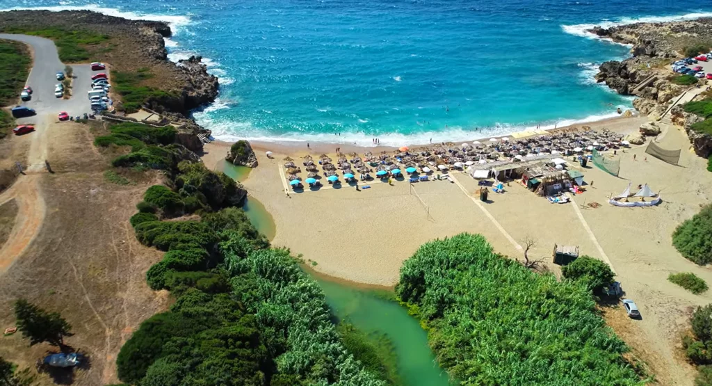 You are currently viewing Στόμιο Φιλιατρών: Η αστραφτερή παραλία όπου ο ποταμός συναντά το Ιόνιο