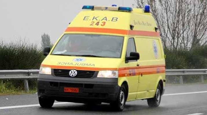 Read more about the article Θανατηφόρο τροχαίο στην Πατρών – Κορίνθου: Ι.Χ. έπεσε σε σταματημένο φορτηγό