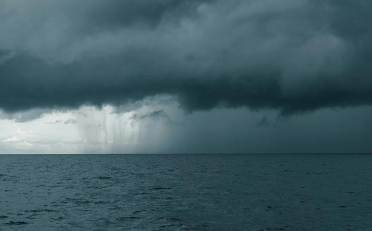 You are currently viewing Καιρός: Πού θα σημειωθούν βροχές αύριο – Από την Τετάρτη έρχονται ξανά καταιγίδες