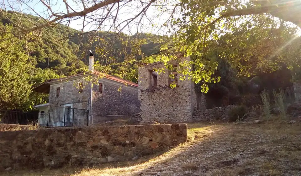 Read more about the article Ποταμιά Μεσσηνίας: Το ερειπωμένο από κατοίκους χωριό που θα σε γοητεύσει