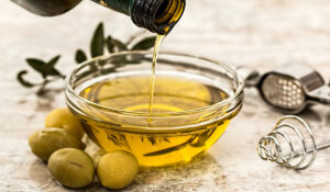 Read more about the article Κατάρρευση τιμών στο ελαιόλαδο – Σε απόγνωση οι ελαιοπαραγωγοί της Μεσσηνίας