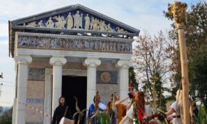 Read more about the article Αρκαδία: Κατασκευάστηκε αρχαιοελληνικός ναός μετά από 1.700 χρόνια