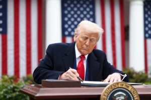 Read more about the article Ανυπότακτα Φιλιατρά για δασμούς Τραμπ