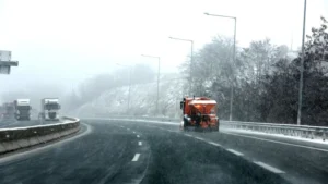 Read more about the article Στα λευκά ντύθηκε η βόρεια Ελλάδα: Κλειστά τα σχολεία- εικόνες και βίντεο