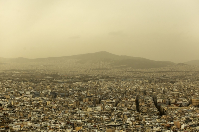 Read more about the article Καιρός: Ζέστη, αφρικανική σκόνη αλλά και βροχές στα δυτικά σήμερα
