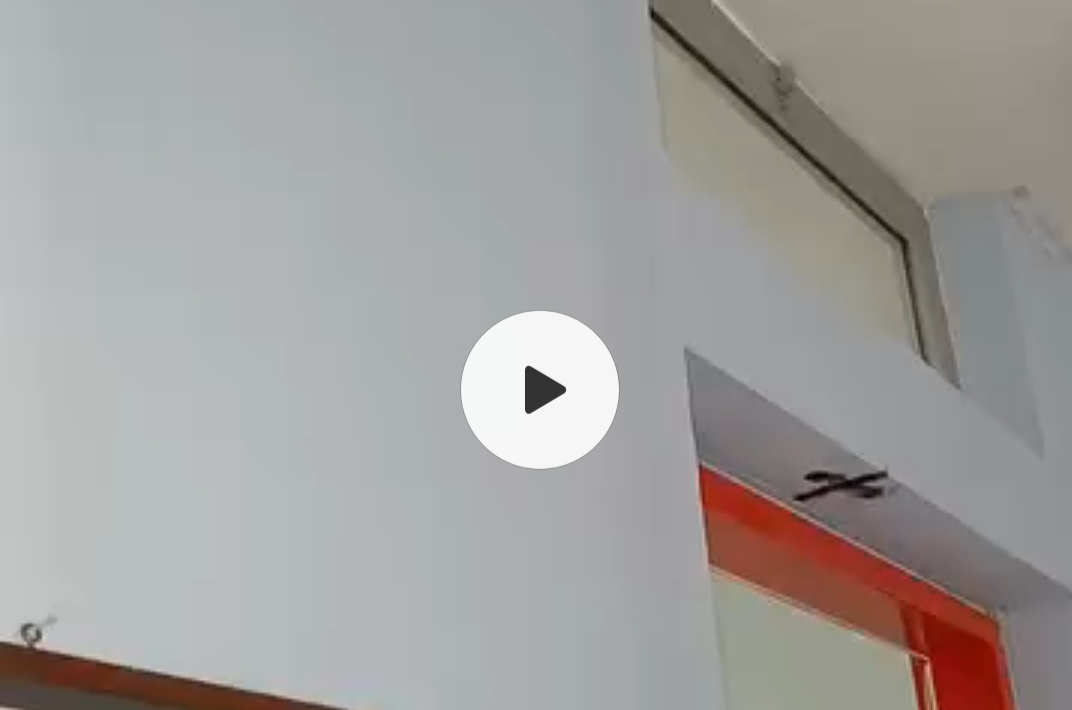 Read more about the article Γαργαλιάνοι: Νερά πέρασαν από την τρύπια οροφή του Λυκείου και έτρεχαν στις τάξεις (video)