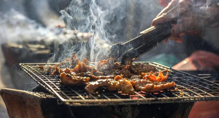 Read more about the article Τσικνοπέμπτη: Χρήσιμα tips από την διατροφολόγο Μαρία Κάππου